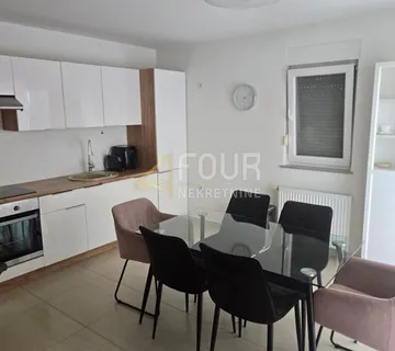 Viškovo, 74.50m2, 2s+db, terasa i okućnica - cover