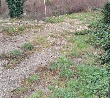 Šmrika, građevinsko zemljište za kuću s bazenom - cover
