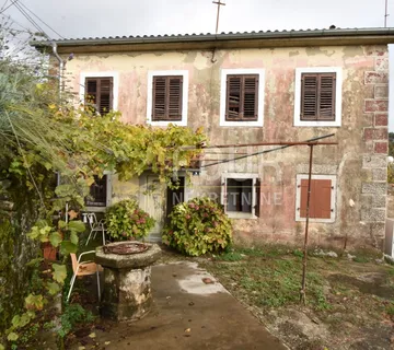 Opatija - Poljane, kamena starina s velikom okućnicom! - cover