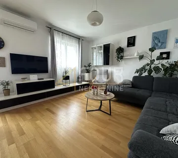 Viškovo, 93.95m2, dvoetažni 3s+db, lođa - cover