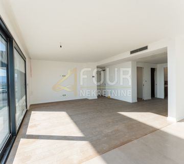 Rijeka, Trsat, kvalitetna novogradnja, 3s+db, balkon, krovna terasa - cover