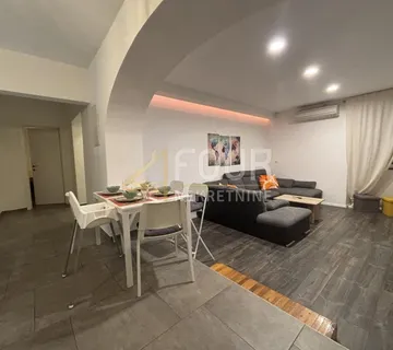 Najam, Opatija, 100m2, 2s+db, namješten stan, terasa - cover