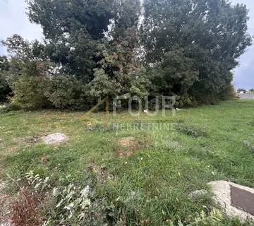 Istra, Pula - okolica, Valbandon, građevinsko zemljište, 702m2 - cover
