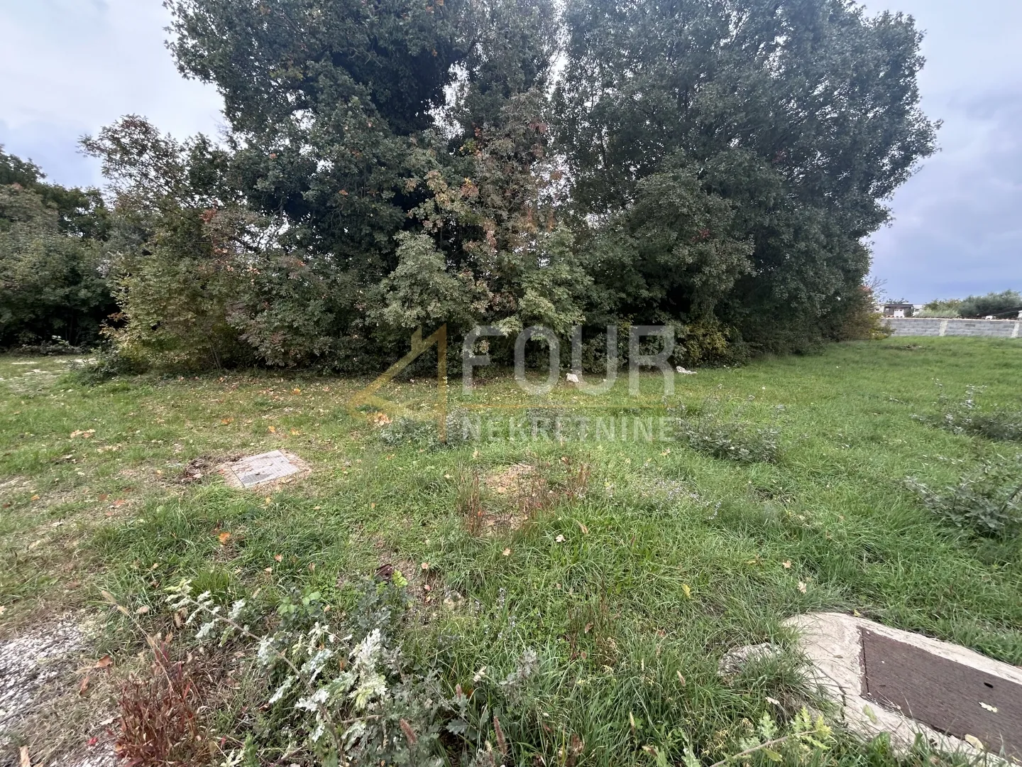 Istra, Pula - okolica, Valbandon, građevinsko zemljište, 702m2 - cover