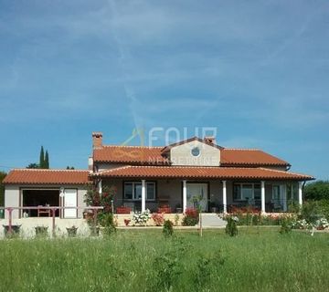 Istra, Marčana, samostojeća kuća s prostranom okućnicom - cover