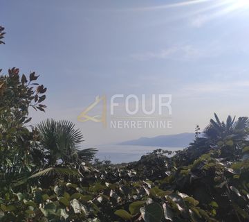 Kastav, 208.44m2, dva stana, okućnica, pogled na more - cover