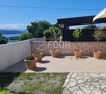 Jadranovo, 60.16m2, odličan stan s terasom i okućnicom, blizina mora i plaže! - cover