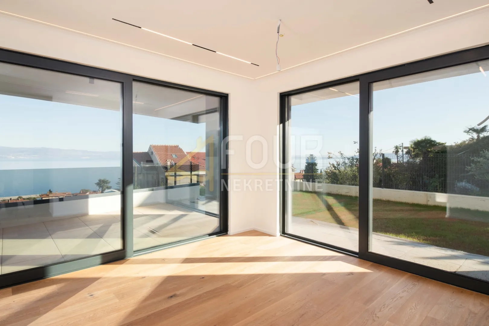 Lovran, novogradnja, 75.87m2, 2s+db, terasa, okućnica, pogled na more - cover