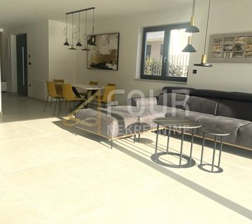 Najam, Pobri, 206.21m2, dvoetažni 4s+db, lođa, terasa, okućnica, garaža - cover