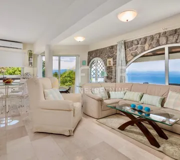 Lovran, elegantni stan od 110.51m2, terasa, panoramski pogled - cover
