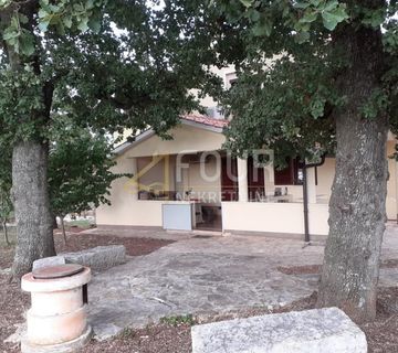 Istra, Novigrad, stan 47.80m2, 2s+db + podrum i okućnica - cover