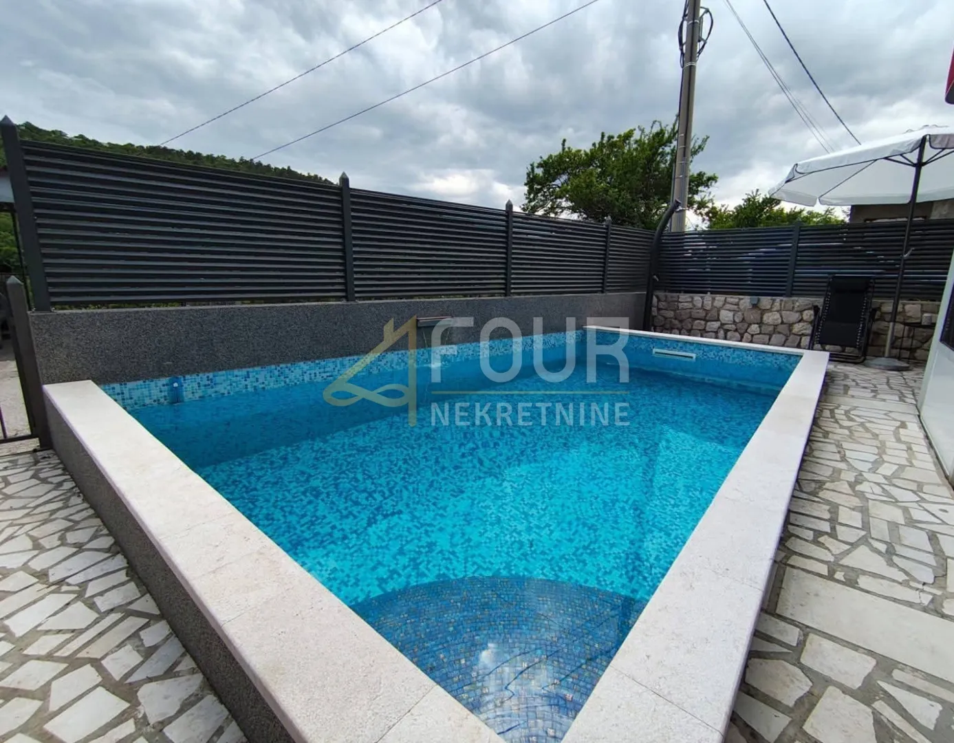 Kraljevica, Križišće, kuća u nizu s bazenom, 177m2 - cover