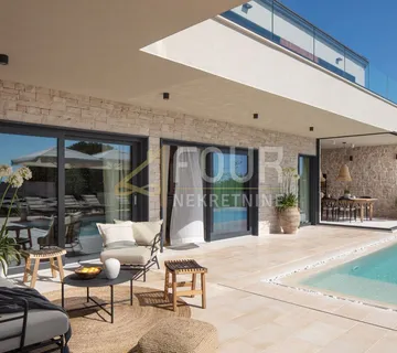 Istra, Tinjan, samostojeća vila s bazenom, pogled na more - cover