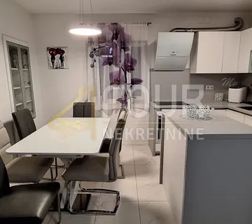 Rijeka, Krimeja, kuća u nizu, 82m2 - cover