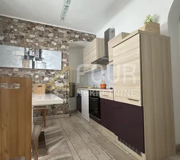 Rijeka - širi centar, 70.46m2, 3skl, namješten stan - cover