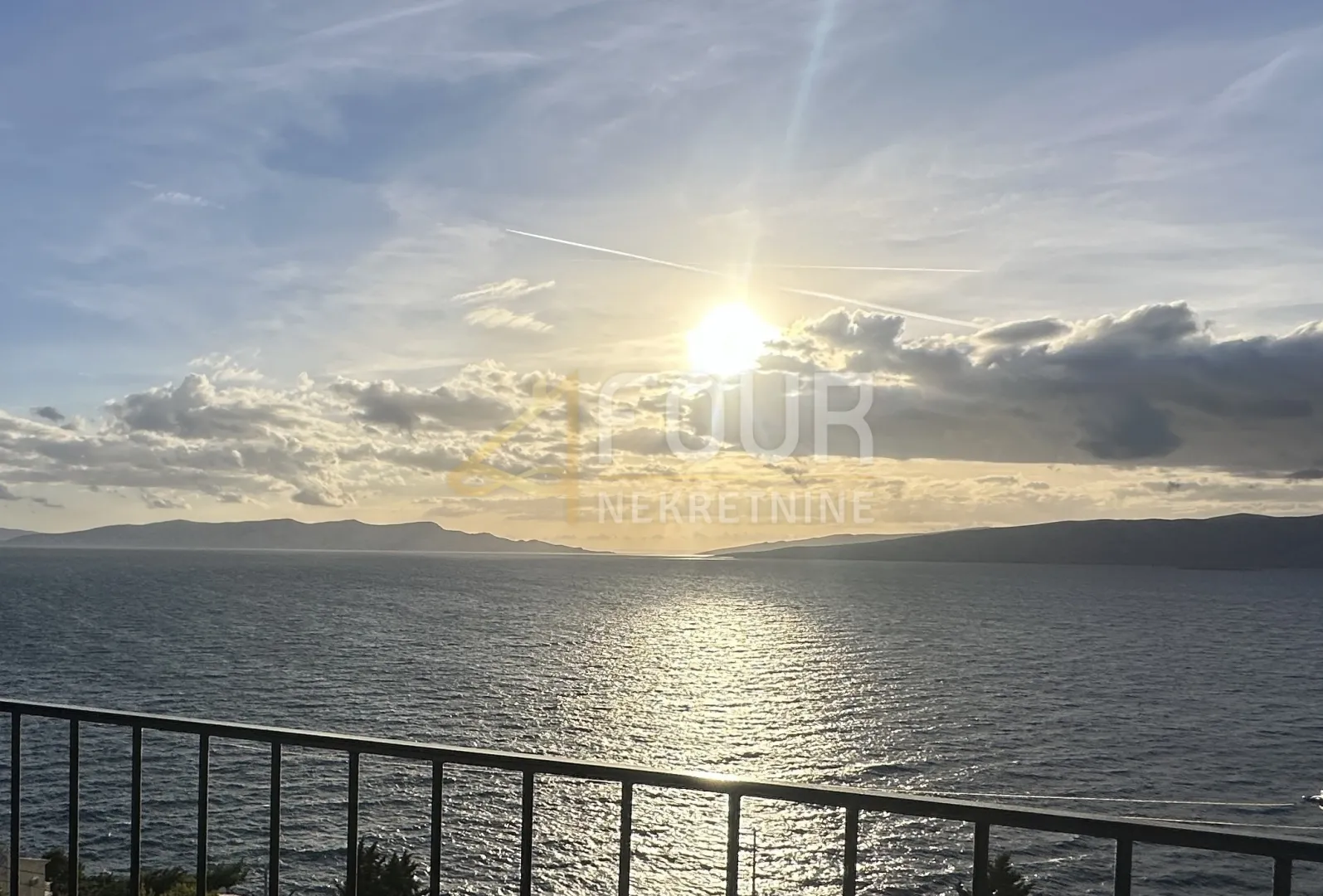 Senj, garsonijera, 35m2, terasa, pogled na more - cover