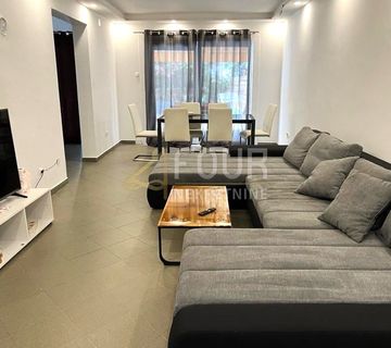 Otok Krk, Malinska, 70.64m2, 2s+db, lođa, terasa i okućnica - cover