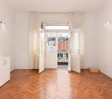 Rijeka, Centar, stan s balkonom na samom Korzu! SAMO KOD NAS! - cover