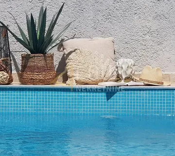 Bribir, kuća s bazenom, 175m2 - cover