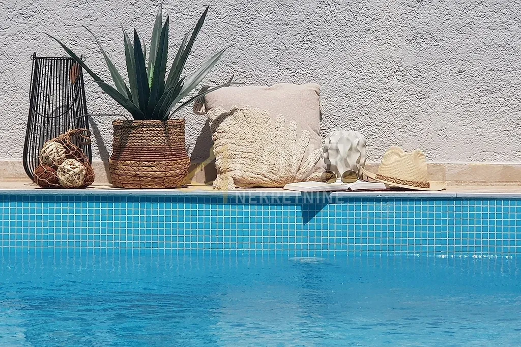 Bribir, kuća s bazenom, 175m2 - cover