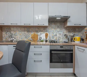 Karlobag, cesarica, dvojna kuća s 3 apartmana - cover