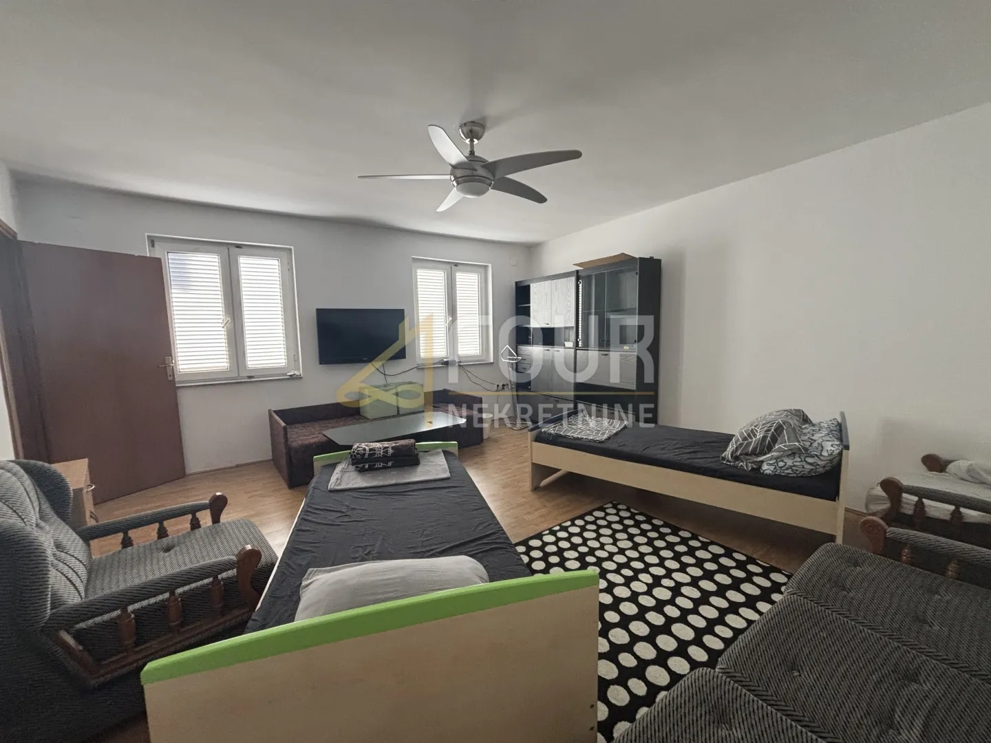 Novi Vinodolski, dvojna kuća, 77m2, pogled na more - cover