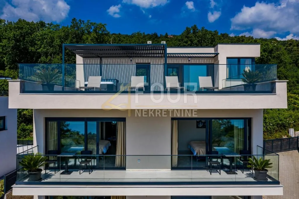 Lovran, moderna vila s unutarnjim bazenom i prekrasnim pogledom - cover