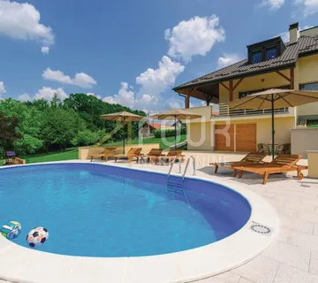 Zagreb, Starjak, obiteljska kuća s bazenom, garažom i velikom okućnicom - cover