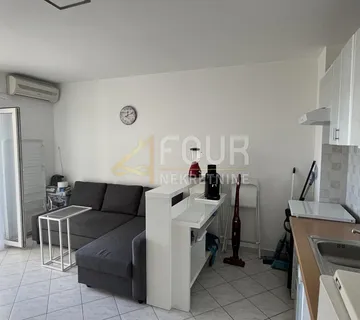 Dramalj, 33.79m2, garsonijera s lođom  - cover