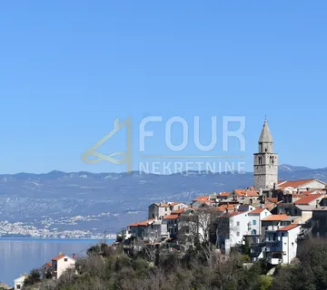 Otok Krk, Vrbnik, 86.25m2, dvoetažni 2s+db, balkon i lođa - cover