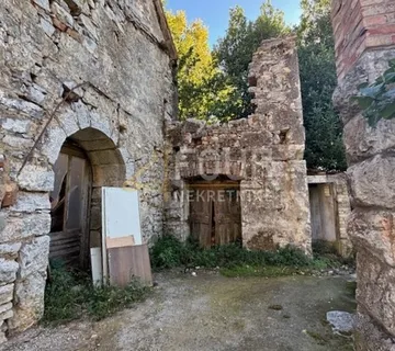 Kastav, starina za adaptaciju, 118m2 - cover