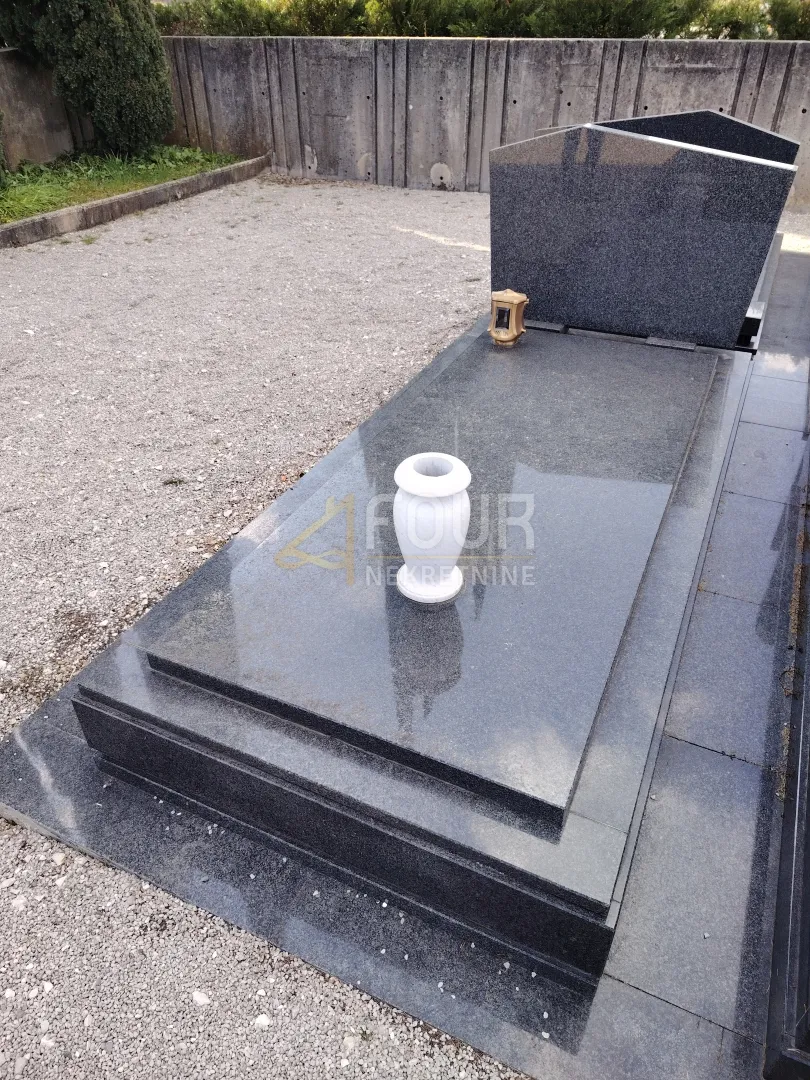 Rijeka, Donja Drenova, grobnica - 2 ukopna mjesta - cover