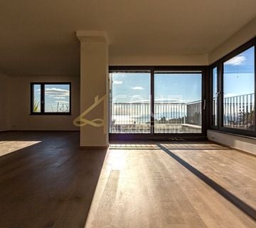 Opatija, 158.12m2, 3s+db, lođa i balkon, 100m od mora - cover