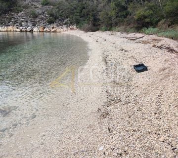 Otok Krk, Vrh, poljoprivredno zemljište 13.880m2 - cover