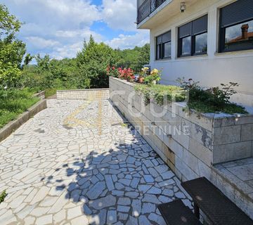 Marinići, 82.70m2, 1s+db + garsonijera, velika okućnica 433m2 - cover