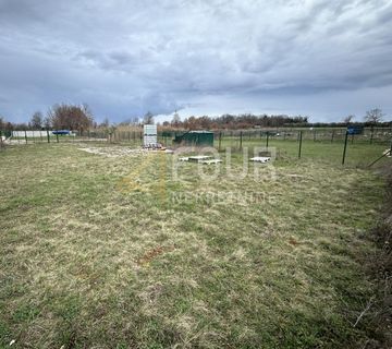 Istra, Poreč, Červar-Porat, poljoprivredno zemljište od 560m2 - cover