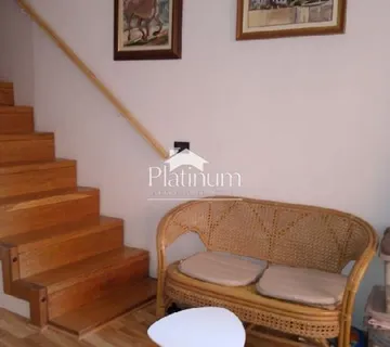 Istra, Motovun, šarmantna kuća u nizu na tri etaže (prodaja) - cover