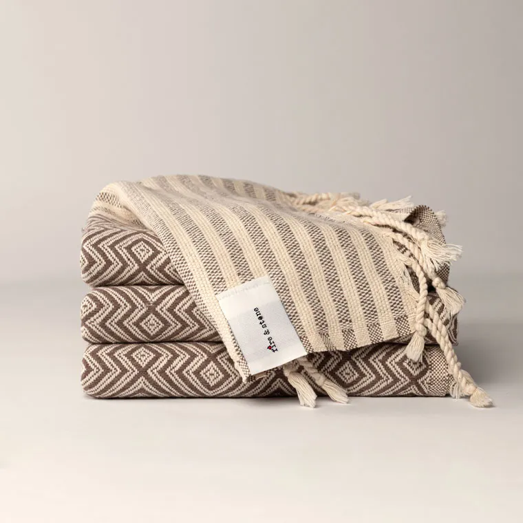 Peshtemal Adamantem, Sienna - cover