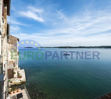 Istra, Rovinj, tri luksuzna apartmana prvi red do mora - cover