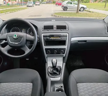 Škoda Octavia 1,6 TDI 4X4 2010 g. 229000 km - cover
