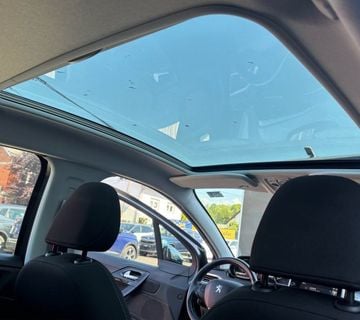 PEUGEOT 208 1.2 NAVIGACIJA.PANORAMA - cover