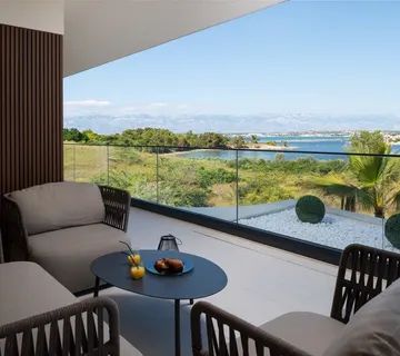 NIN - VILLA MODERNE ARHITEKTURE NA JEDINSTVENOJ LOKACIJI! - cover