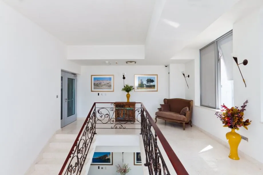 Split, Trstenik, iznajmljuje se ured u modernoj poslovnoj zgradi - cover