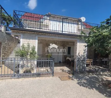 Istra,Pavićini prilika ,kuća s prekrasnim pogledom na more (prodaja) - cover