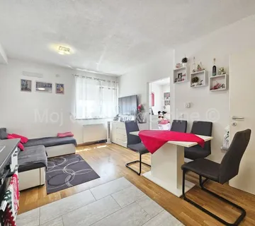 Novi Zagreb, Čehi, lijep 4 soban stan s balkonom, PM, NKP 59.70m2 - cover