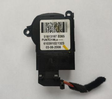 ULOŽAK BRAVE FIAT GRANDE PUNTO 51813197 B365 - cover