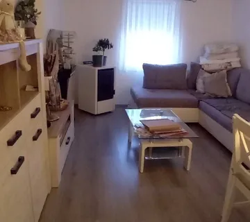 OSIJEK,RETFALA, 2-sobna kuća s dvorištem, ODLIČNA PRILIKA! - Tvrđavica, Osijek