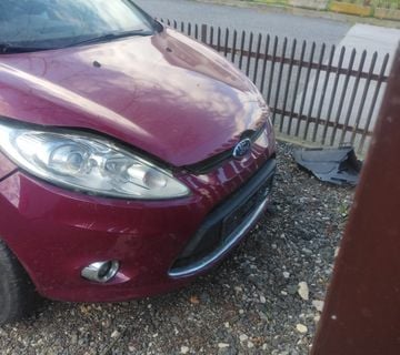 Ford Fiesta za dijelove - cover