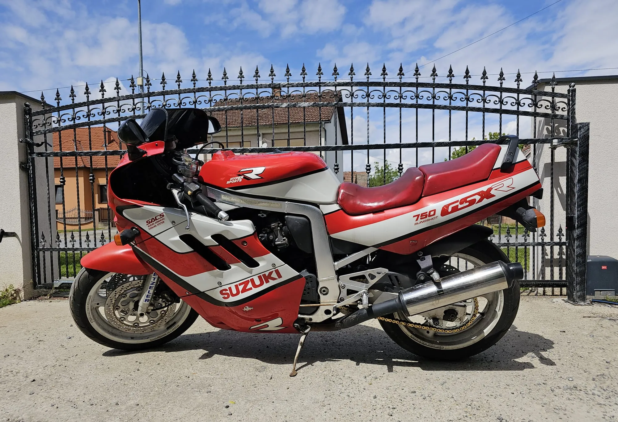 Suzuki gsxr 750 - cover