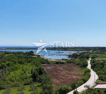 Istra, Ližnjan - građevinski teren stambene namjene 9463 m2 - cover